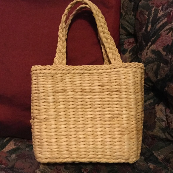 Unique woven cornhusk handbag - Picture 2 of 4